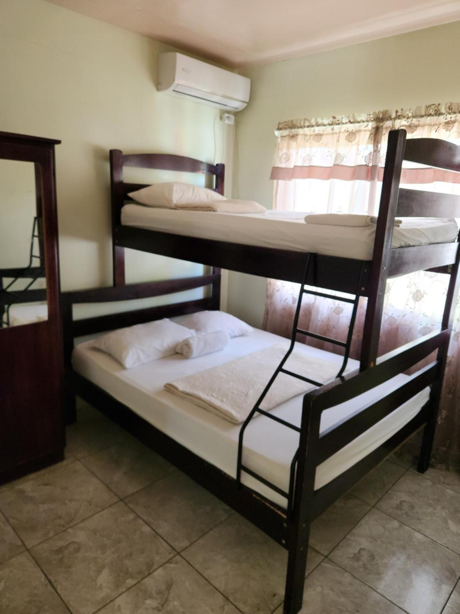 Family Hotel Puerto Viejo de Talamanca المظهر الخارجي الصورة